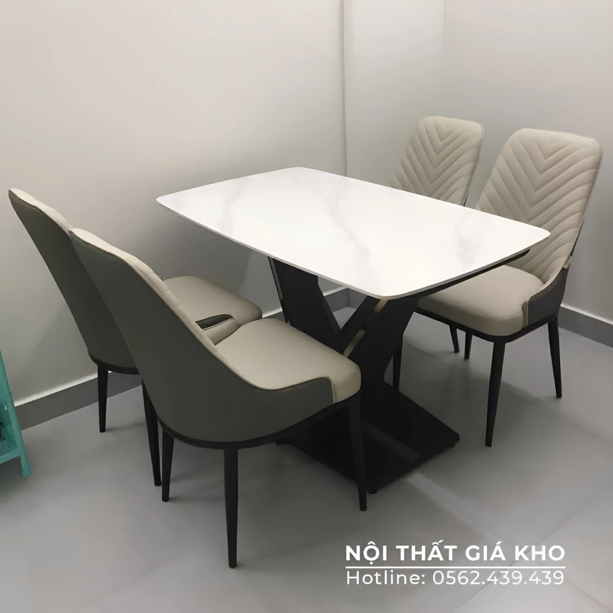 Bàn ăn mặt đá ceramic Adora Spine