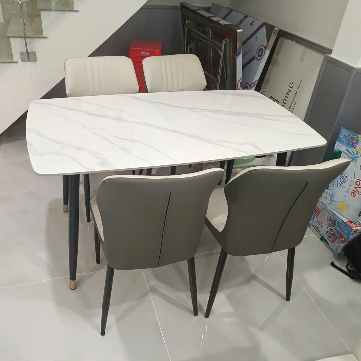 Bàn ăn mặt đá ceramic chân côn 4 ghế Cozy