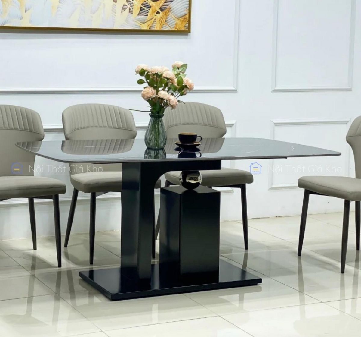 Bàn ăn mặt đá chân hợp kim