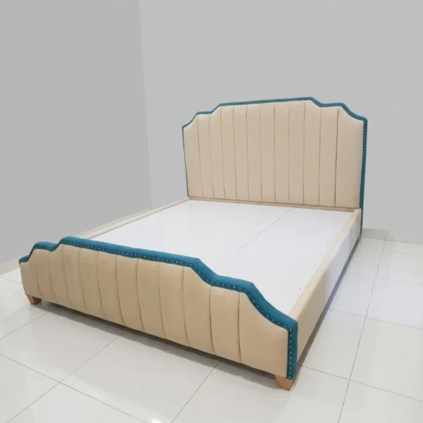 Giường bọc nệm tân cổ điển Adora