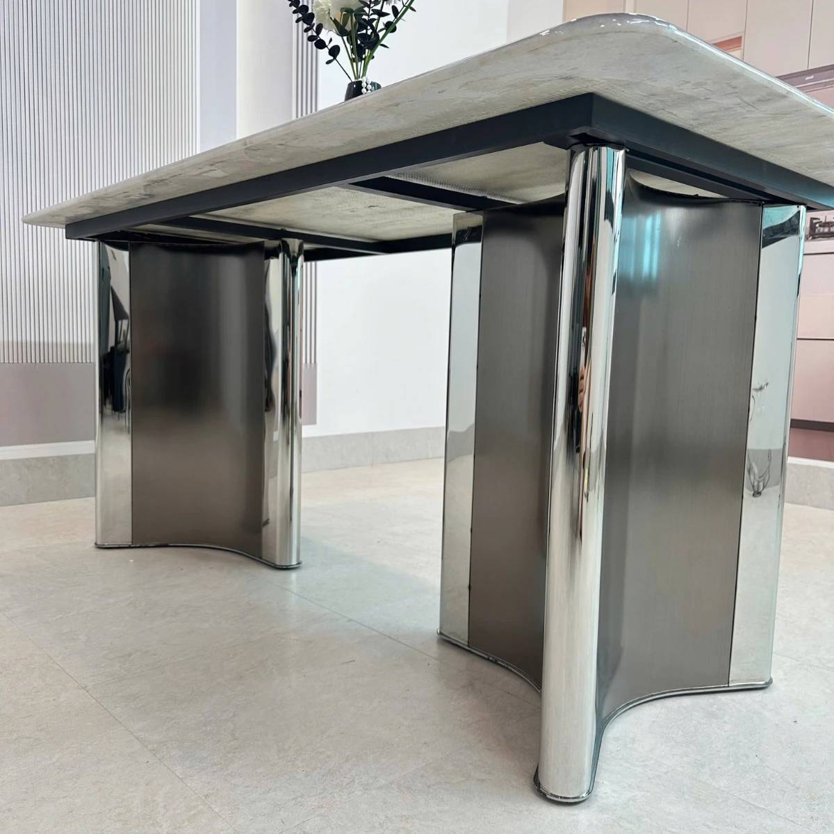 Bàn ăn mặt đá vi tinh thể BAK73